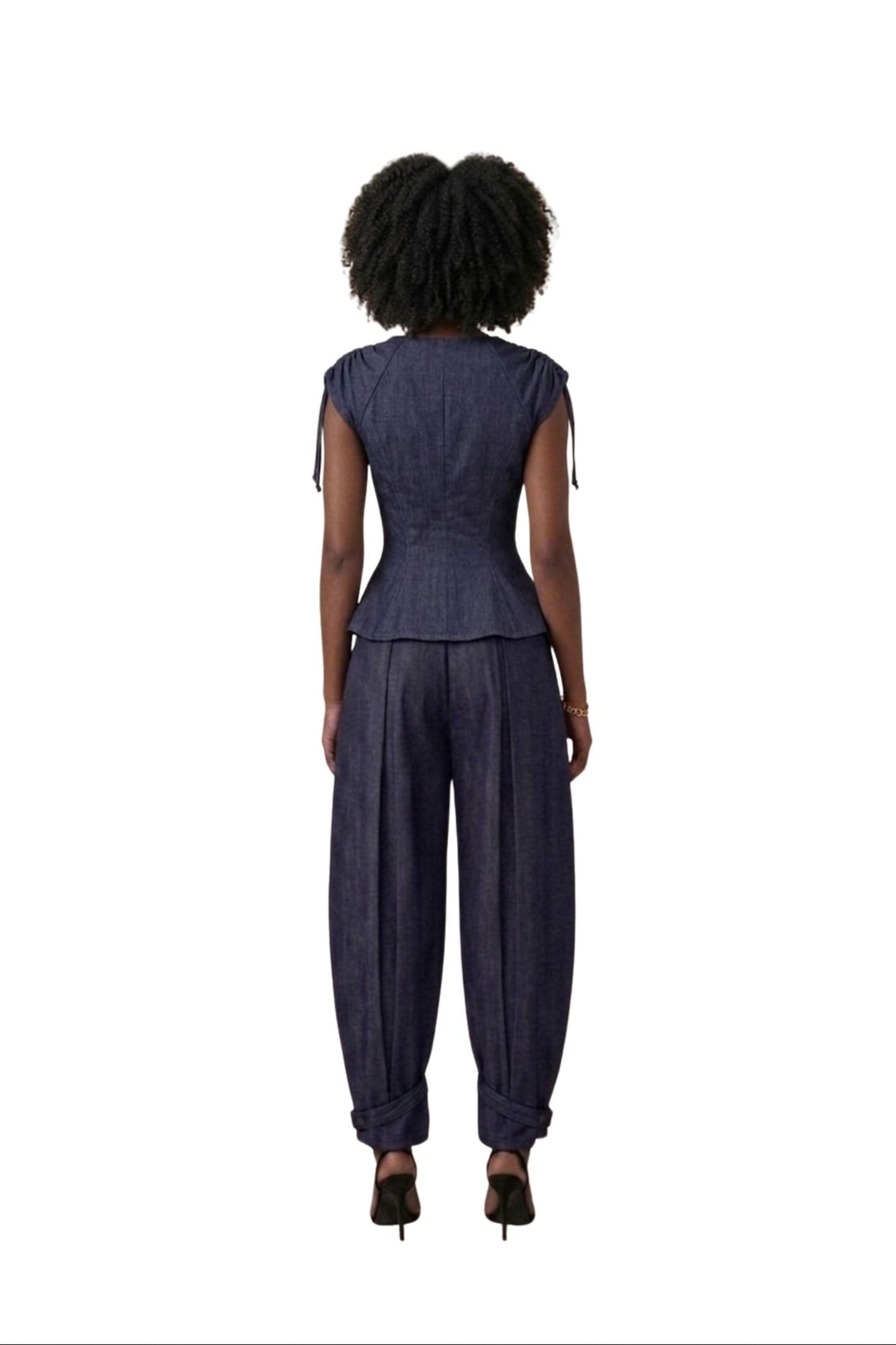 The Sculpted Denim Wrap Top cache-coeur